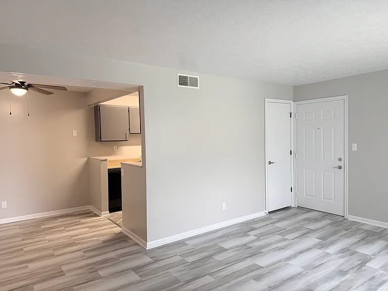 Highland Ridge Apartments — Photo 8
