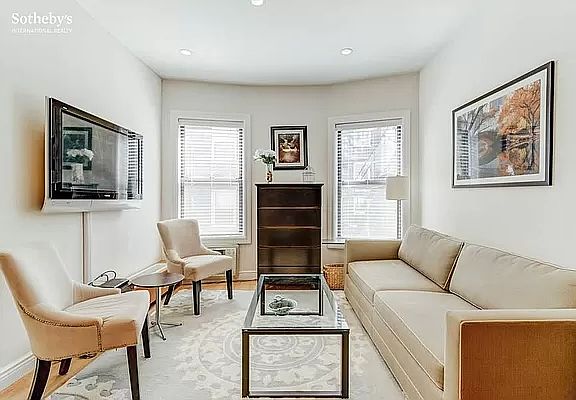 3rd image of 160 E 91st St APT 7H
