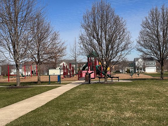 4th image of 2450 Saddle Ridge Dr