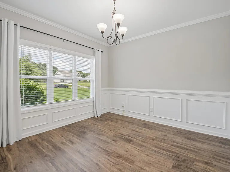 1121 Birchwood Dr — Photo 5