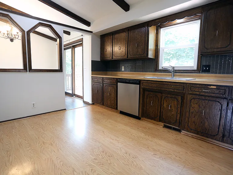 6734 S 73rd Ave — Photo 19
