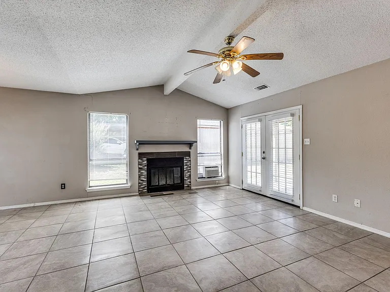 8602 Skyview — Photo 5