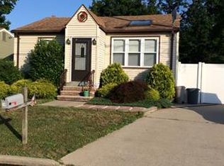 14 Avenue A, Helmetta, NJ 08828