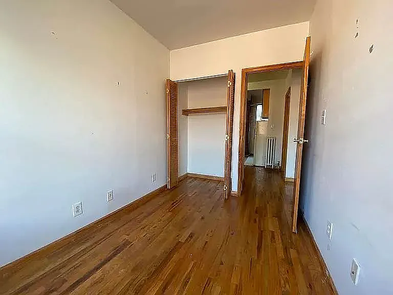 540 E 5th St #18 — Photo 12