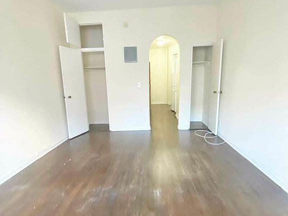 2nd image of 414 E 77th St #3BB