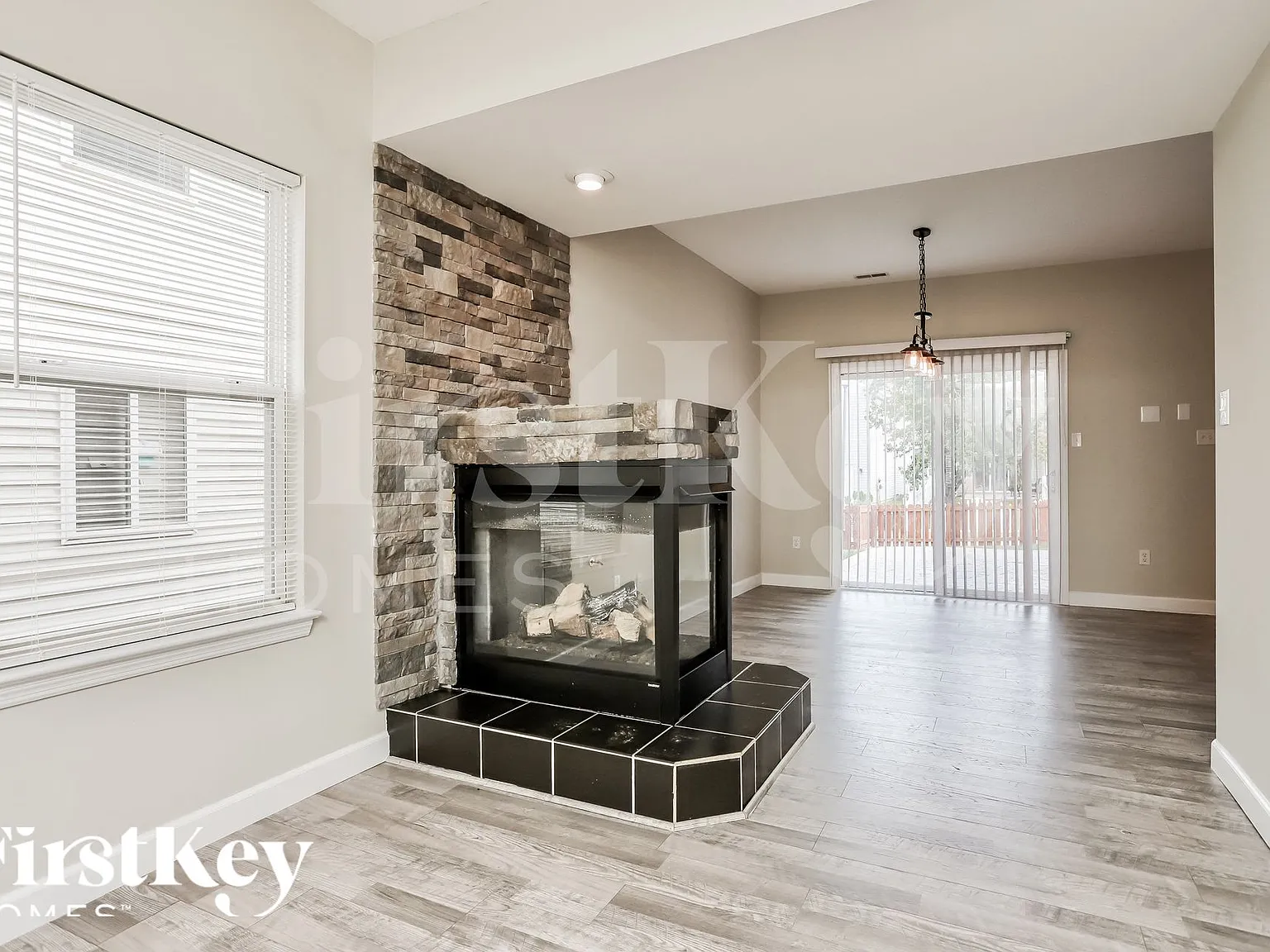 5 bed, 2.5 bath, 2332 sqft, $2,940 — Photo 4