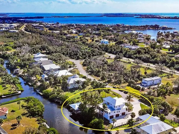 10050 Creekside Dr, Placida, FL 33946