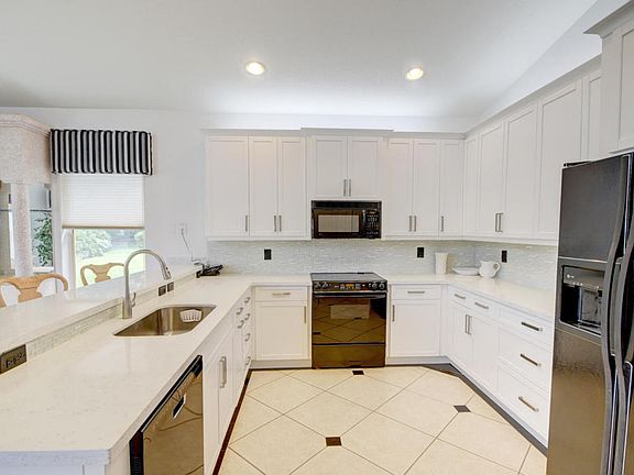 3rd image of 11740 Cardenas Blvd
