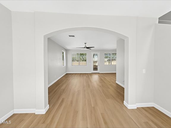 3rd image of 8524 W MONROE Street