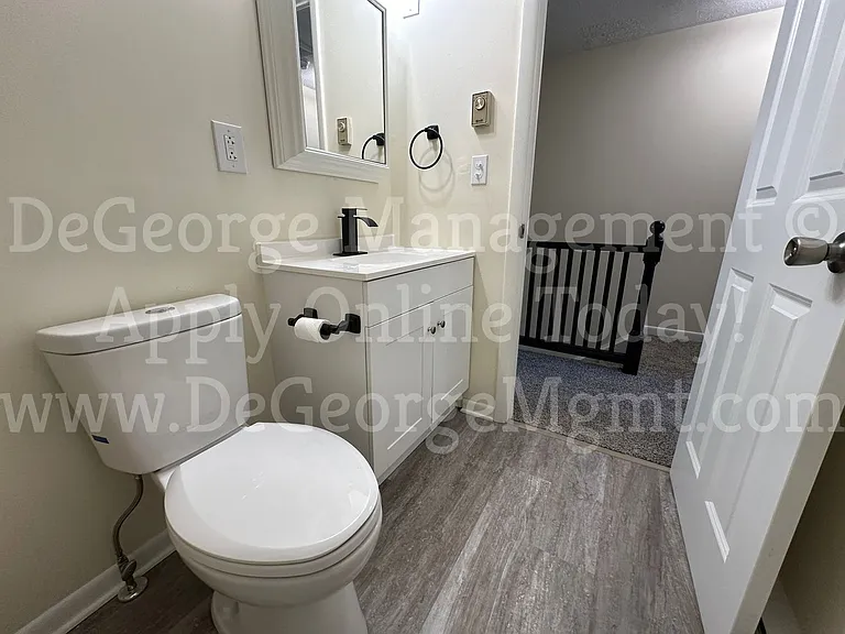 305 1/2 Madison St — Photo 35