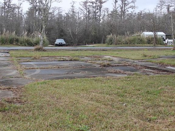 5th image of Riverscape Dr