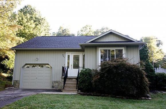 1st image of 361 Center Dr