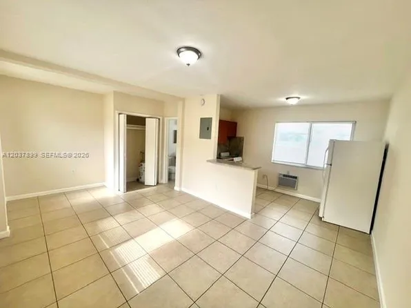 686 NE 85th St #3B, Miami, FL 33138
