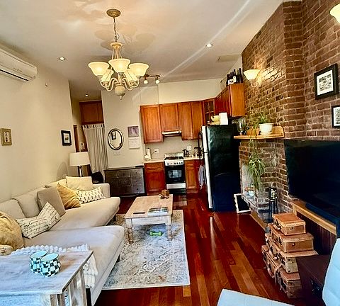 4th image of 863 Carroll St APT 2A