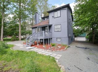 7191 Rimrock Dr, Tobyhanna, PA 18466