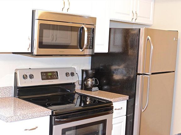 3rd image of 309 Saint Andrews Dr