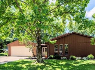 4775 Timberknoll Rd, Cincinnati, OH 45244