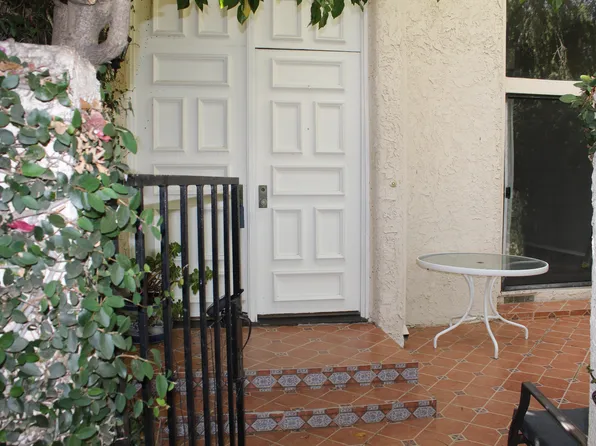 6254 Shoup Ave #1/2, Woodland Hills, CA 91367