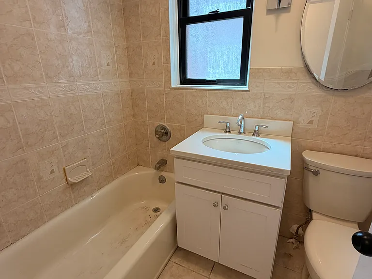 2328 Esplanade #1R — Photo 3