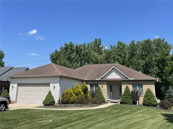 8945 Southridge Ct, Northfield, OH 44067