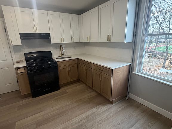 2nd image of 86 No Grove St #1F