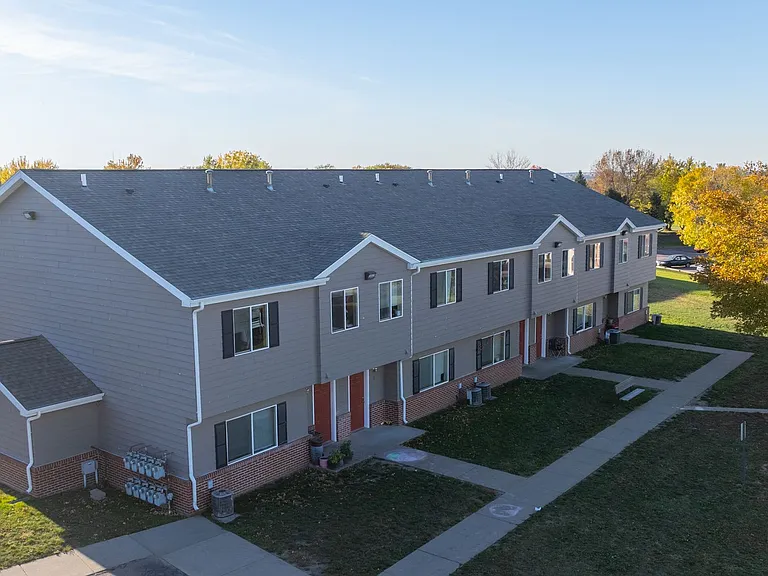 Quail Hollow Townhomes — Photo 18