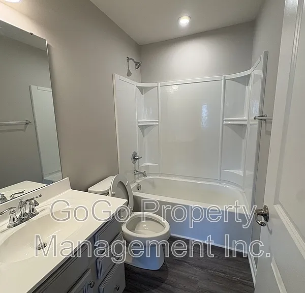 133 Marthawood Ln #1 — Photo 8