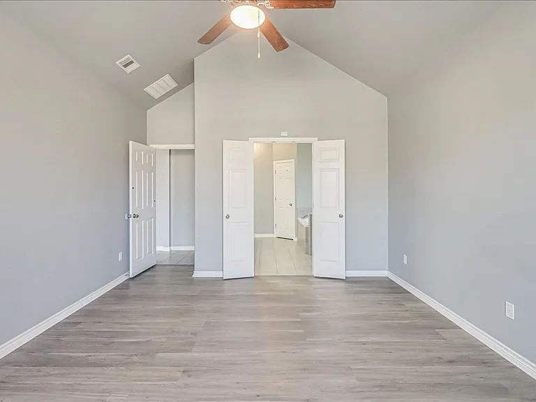 2217 Ibis — Photo 22