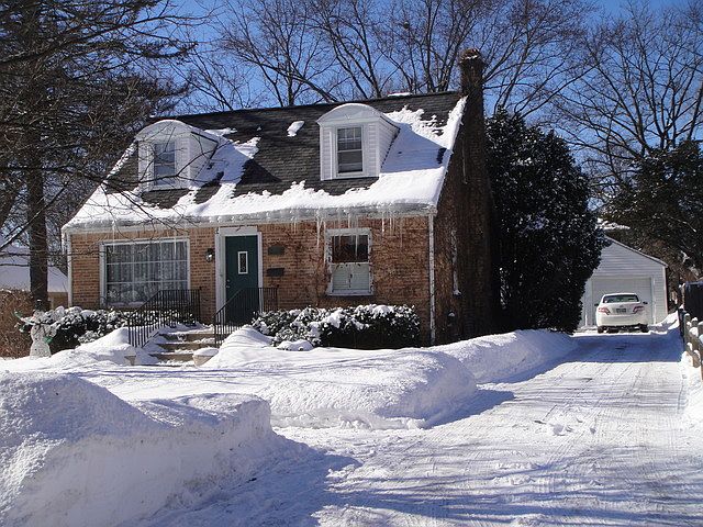 1st image of 950 Alden Ct