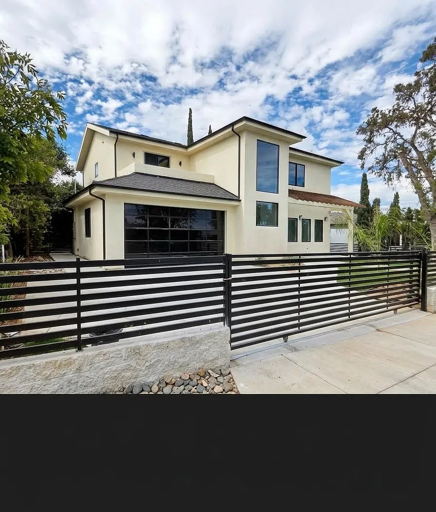 5 bed, 2836 sqft, $8,000 — Photo 2