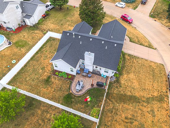 2nd image of 609 Shannon Dr