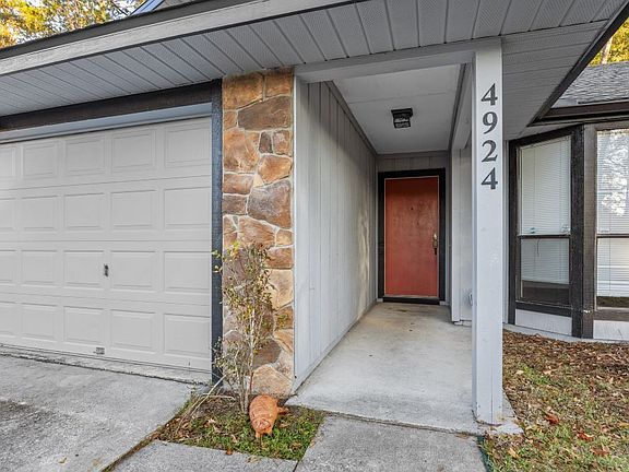 4th image of 4924 NW 37th Pl