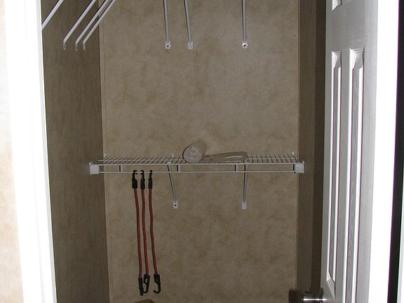 master bedroom walkin closet