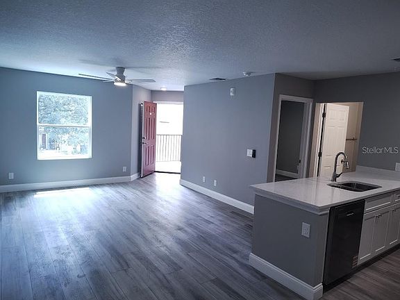 2nd image of 3024 Parkway Blvd APT 202