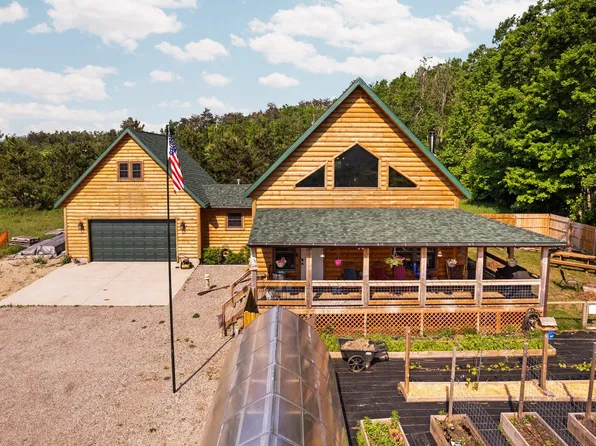 8406 S Shire Rd, Vanderbilt, MI 49795