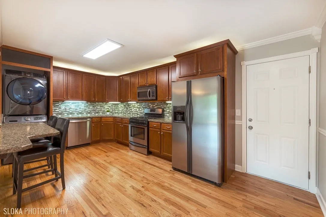1 bed, 650 sqft, $1,600 — Photo 2