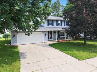 2820 W Point Rd, Green Bay, WI 54313