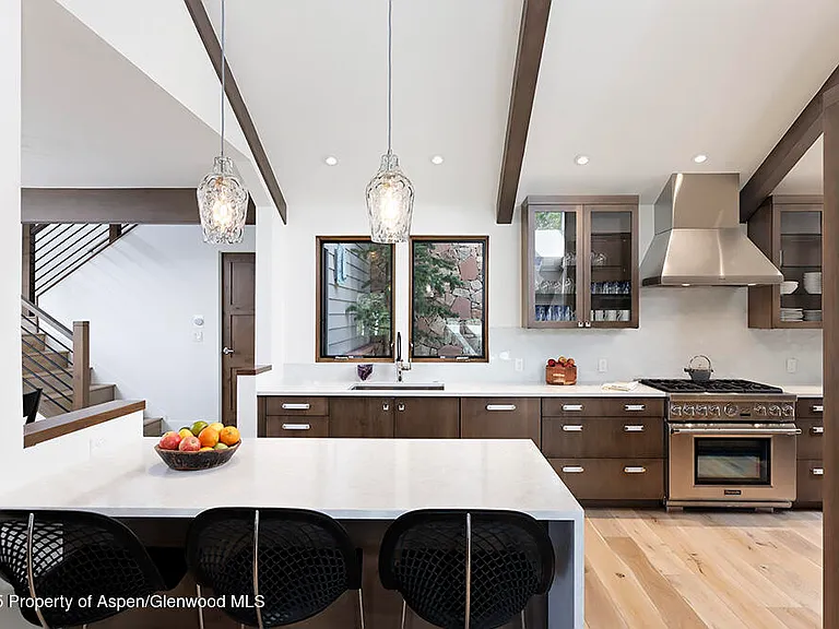 333 Faraway Rd — Photo 2