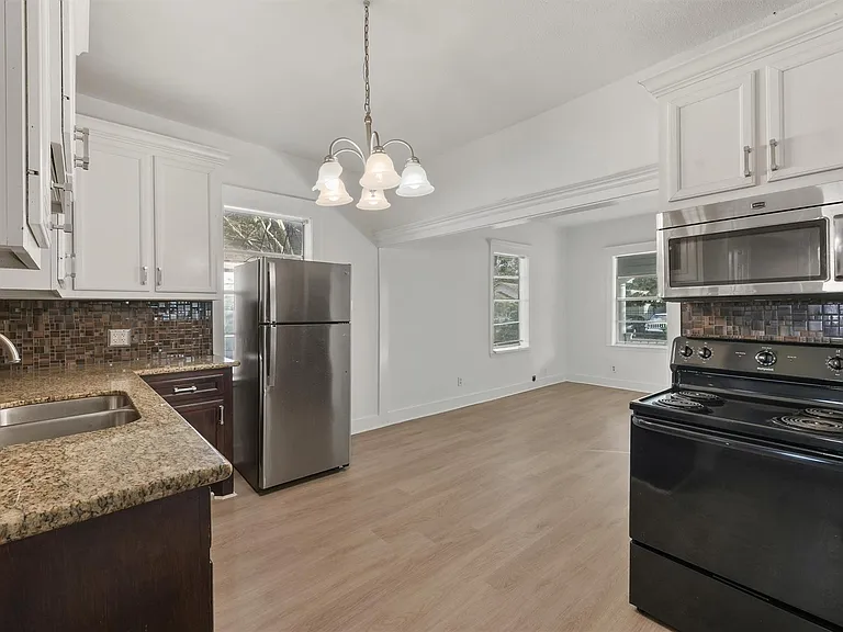 4029 Lucille St — Photo 8