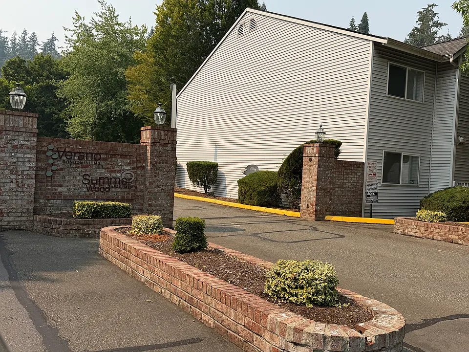 9805 Avondale Rd NE #240