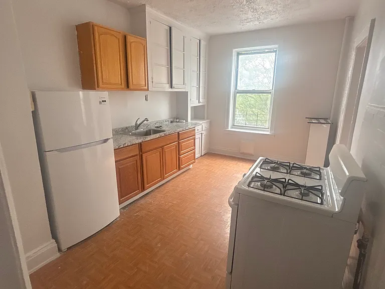 20201 43rd Ave #C3 — Photo 1