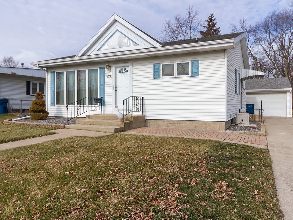 1st image of 819 W Brookmont Blvd