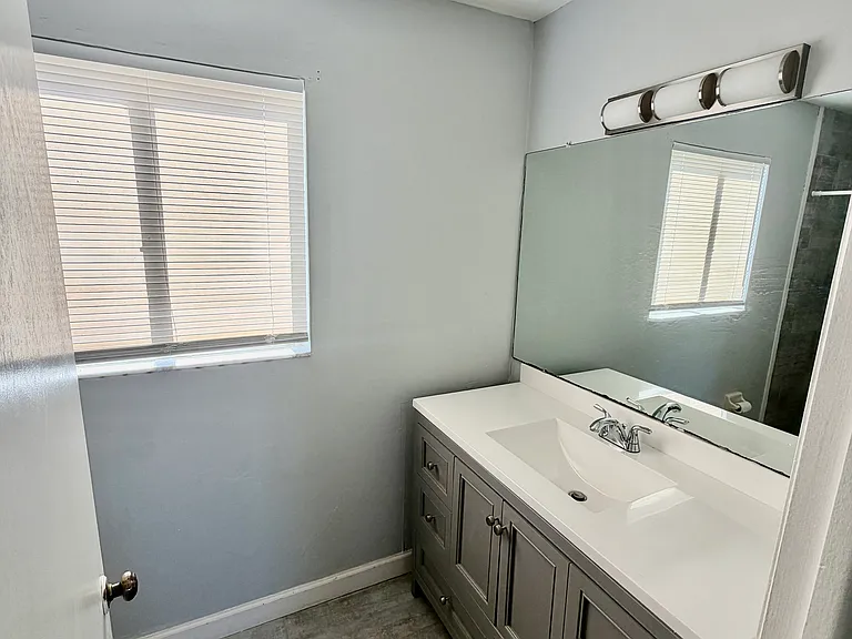 1326 SE 2nd Pl — Photo 15