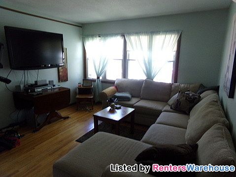 3rd image of 360 Goodrich Ave