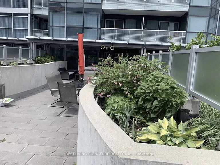 386 Yonge St #1409 — Photo 13