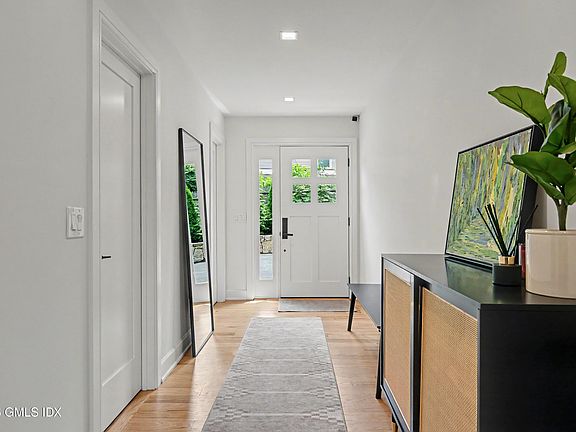 4th image of 14 Rockland Pl