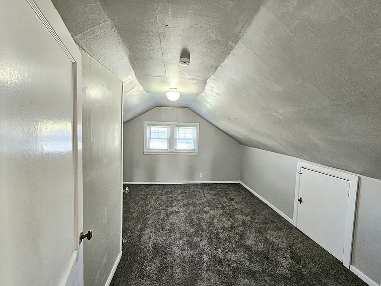 867 Farnham Ave — Photo 25