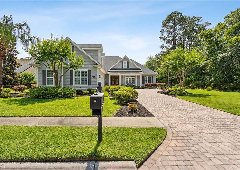 1st image of 386 Fairways Edge Dr