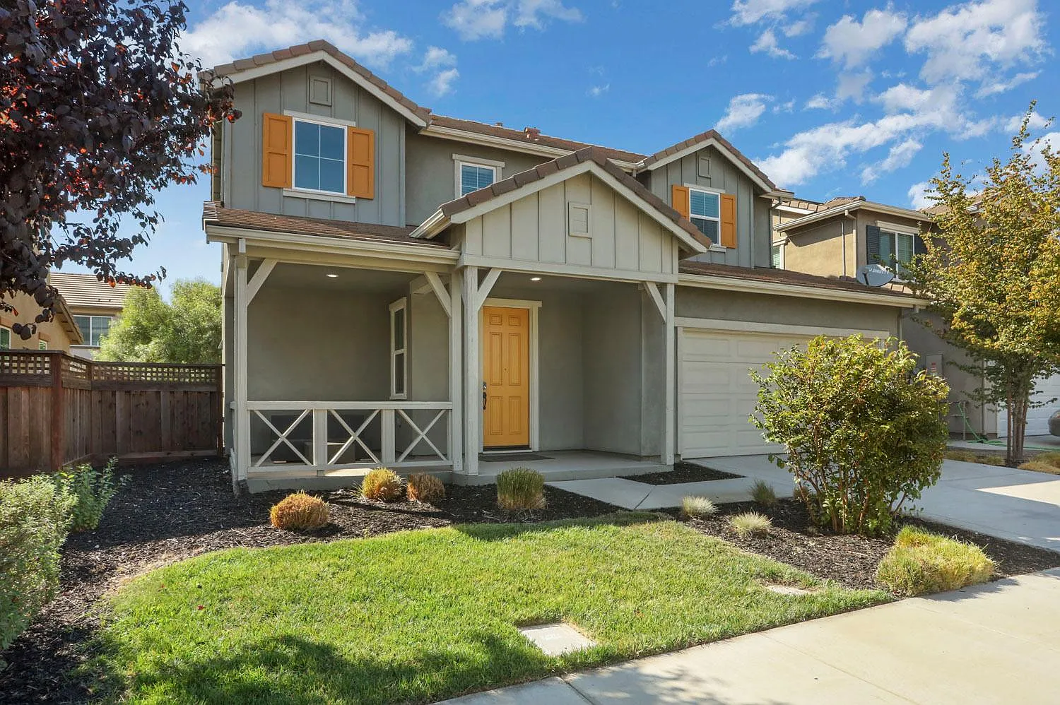 3 bed, 2.5 bath, 1886 sqft, $4,990 — Photo 2