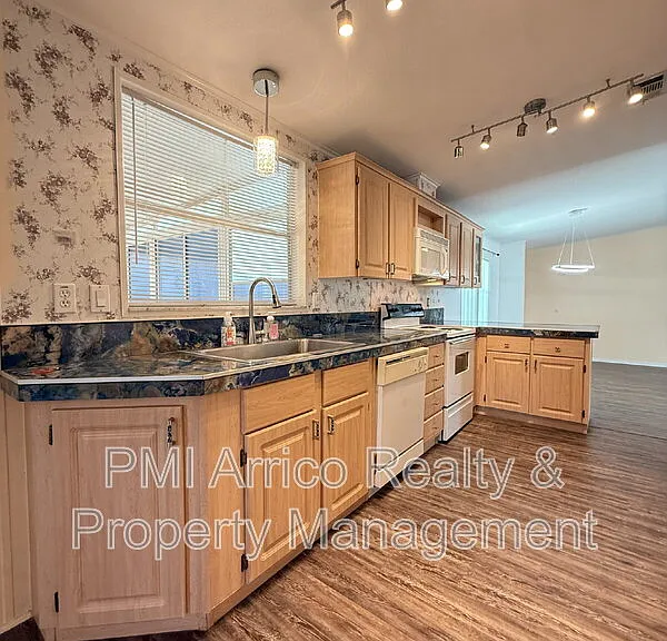 3515 Zephyr Ln — Photo 10